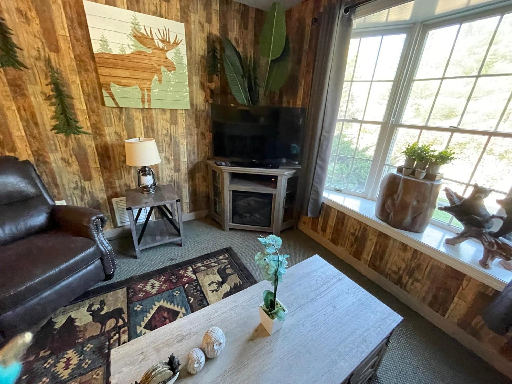 Gorgeous 1St Fl Mtn View Jiminy Suite Sleeps 4 Ski On Off Ханкок Экстерьер фото